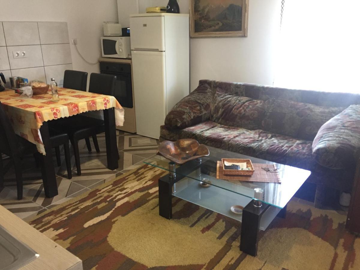 Вилла Casa Rustica Cu Terasa Медиаш Экстерьер фото